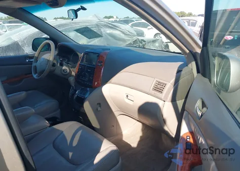 2010 Toyota Sienna Xle z USA, uszkodzony, nr VIN 5TDYK4CC5AS307821